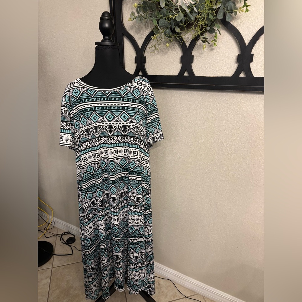 LuLaRoe Carly Geometric Patterned High Low Dress in Black and Teal 2X
